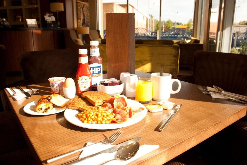 Best Western Pontypool Metro Hotel Экстерьер фото