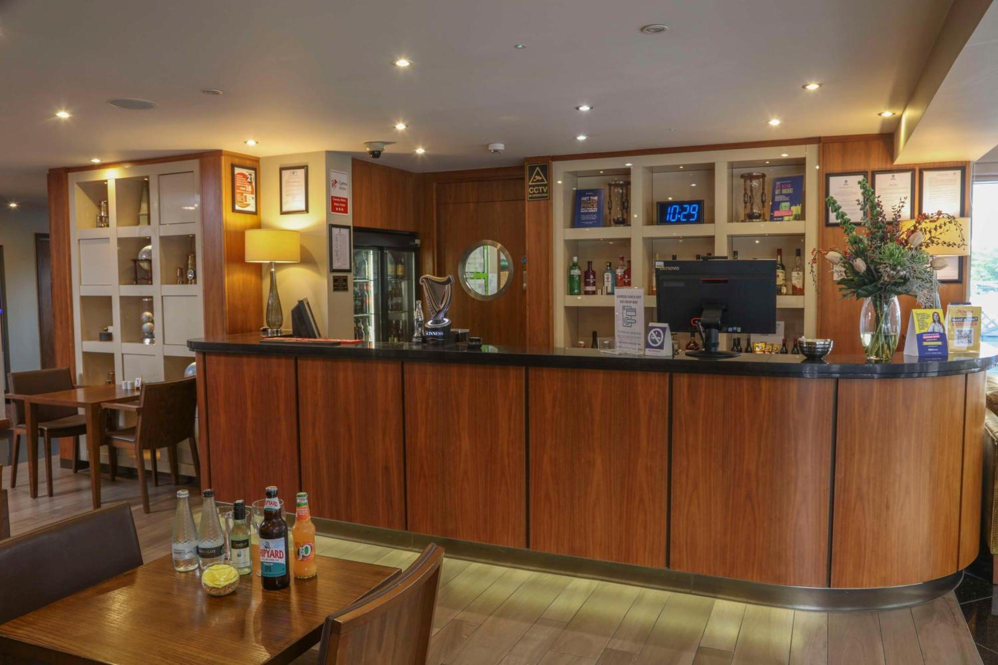 Best Western Pontypool Metro Hotel Экстерьер фото