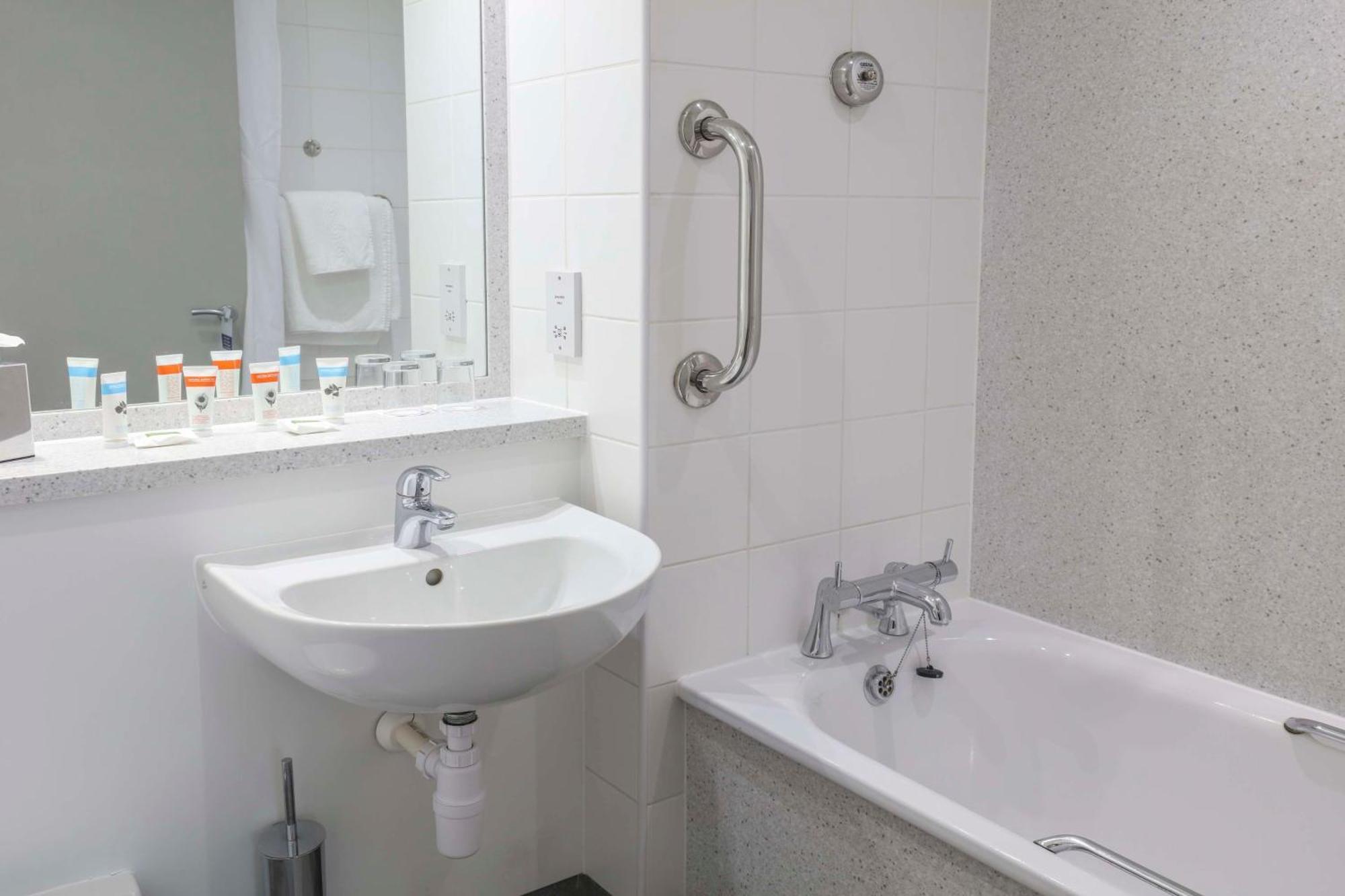 Best Western Pontypool Metro Hotel Экстерьер фото
