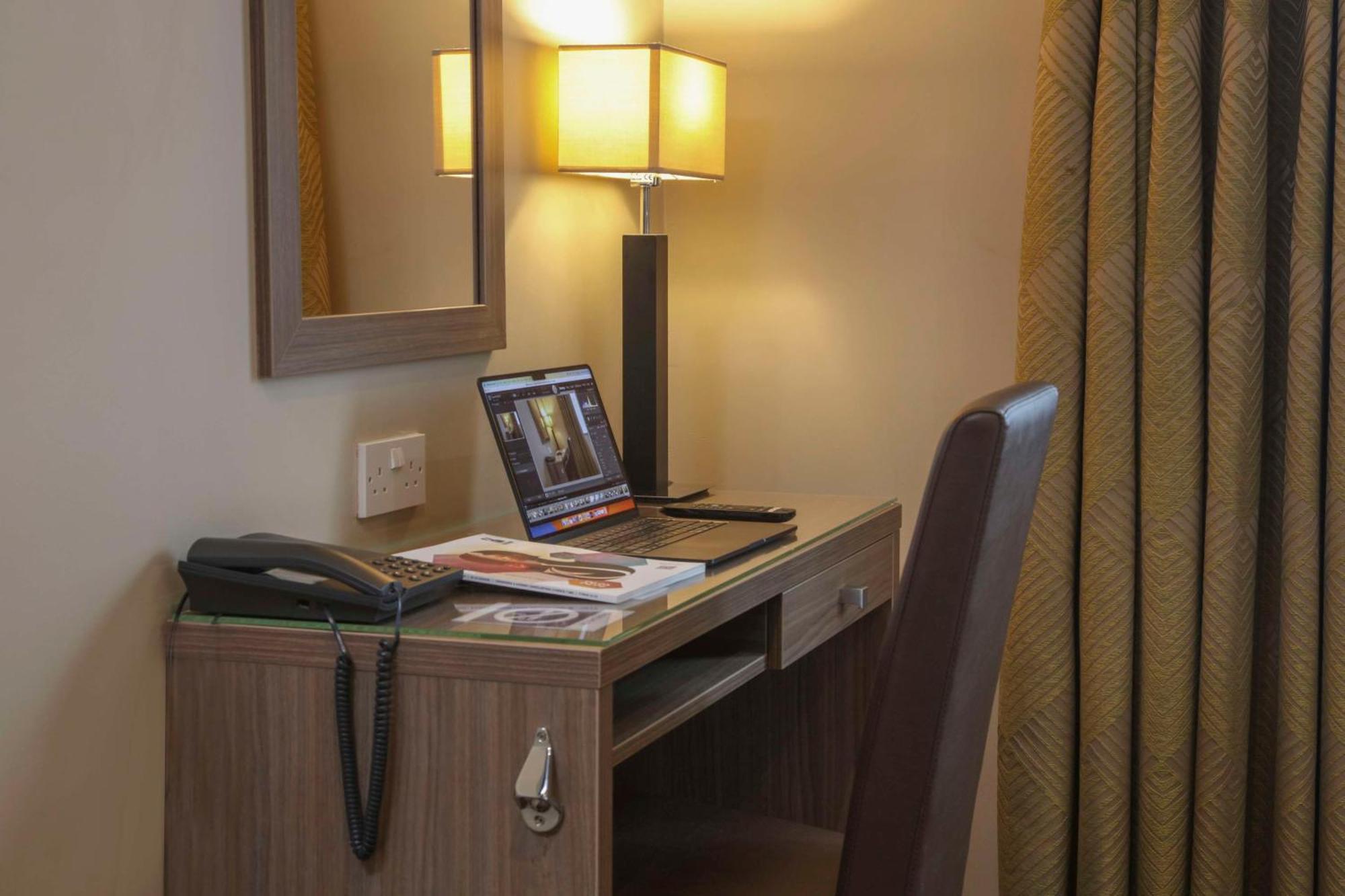 Best Western Pontypool Metro Hotel Экстерьер фото