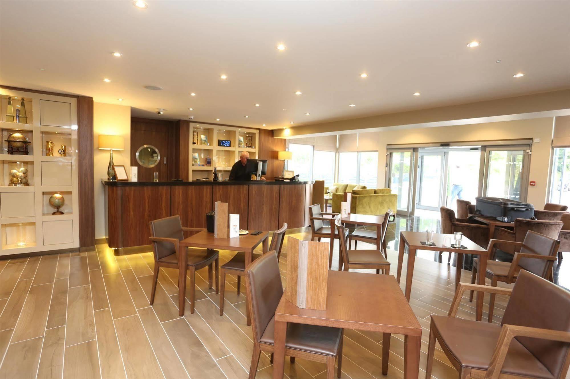 Best Western Pontypool Metro Hotel Экстерьер фото